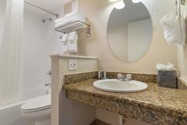 Inn on Destin Harbor, Ascend Hotel Collection image 36